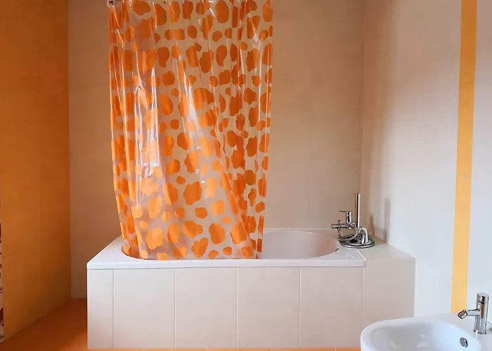 Casa Dos Gemeos * Сабугейру